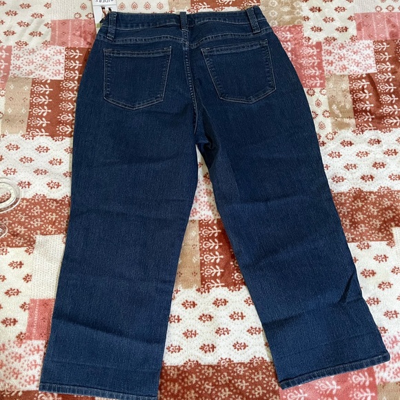 Capris - Picture 2 of 4